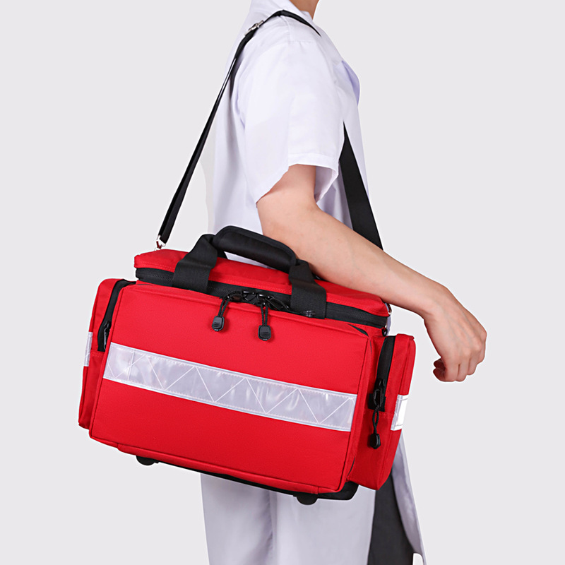 Duża apteczka pierwszej pomocy – First Aid Bag Kit recenzja i cena