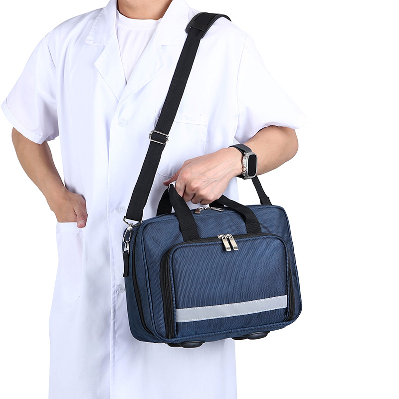Duża apteczka pierwszej pomocy – First Aid Bag Kit recenzja i cena